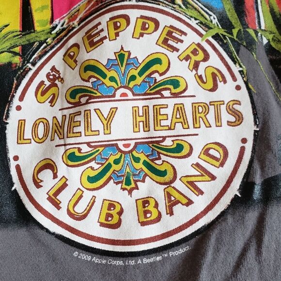 Vintage 2009 The Beatles t-shirt Sergeant Pepper's Lonely Hearts Club Band Large - Picture 6 of 8